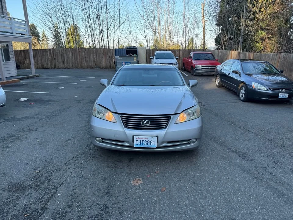 2010 Lexus ES 5th Gen - Image 2 of 14