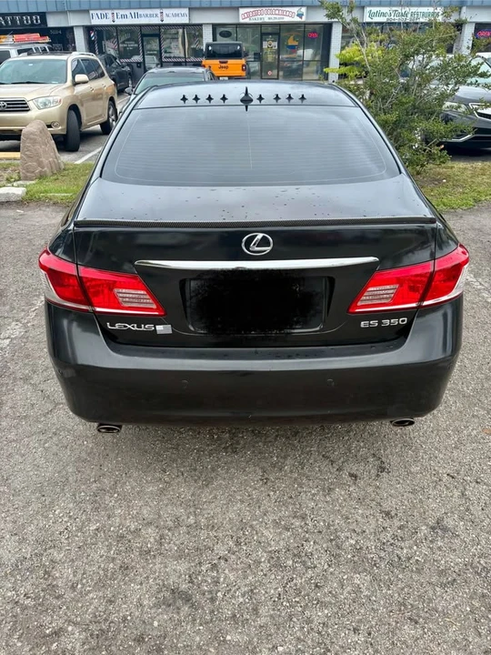 2010 Lexus ES 5th Gen - Image 3 of 7