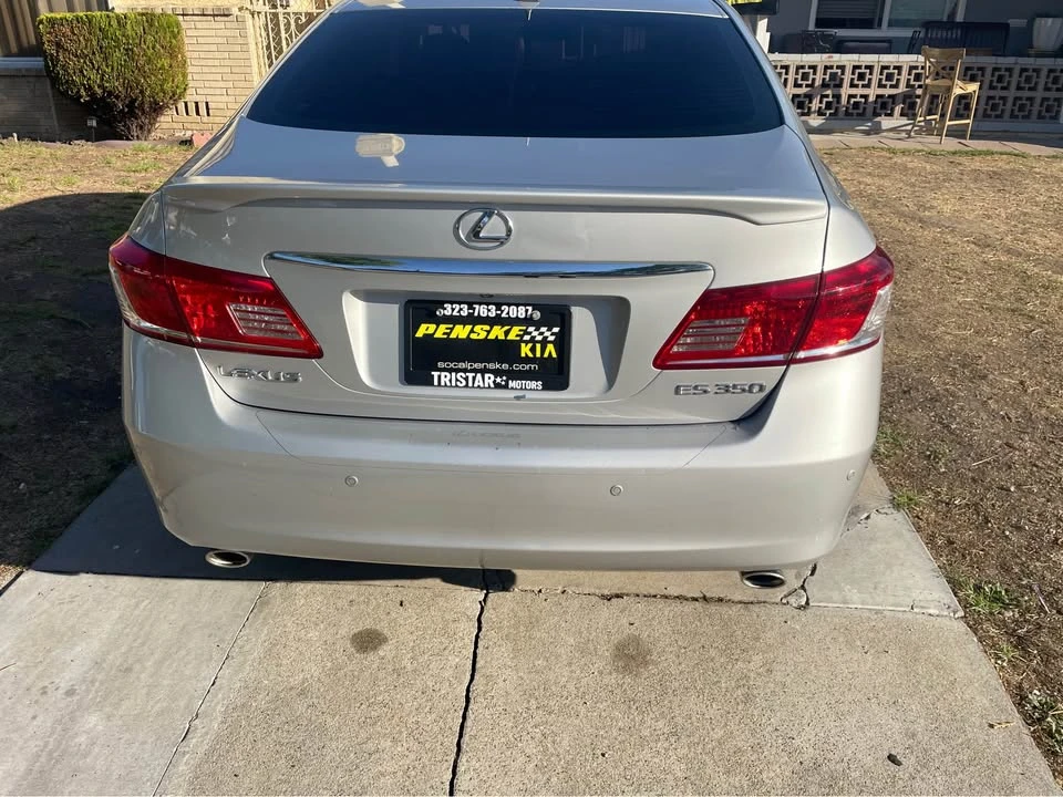 2010 Lexus ES 5th Gen - Image 5 of 8