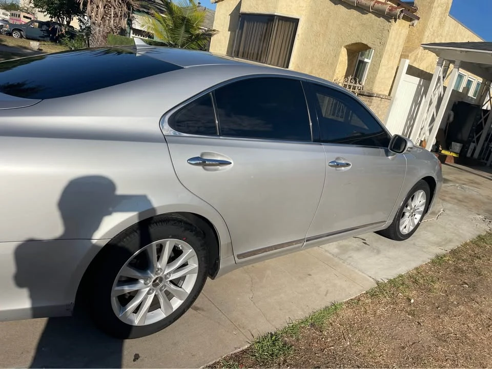 2010 Lexus ES 5th Gen - Image 4 of 8