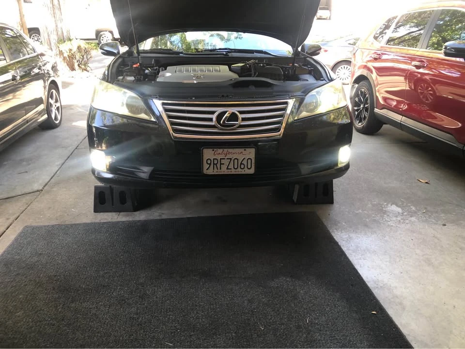 2010 Lexus ES 5th Gen - Image 16 of 17