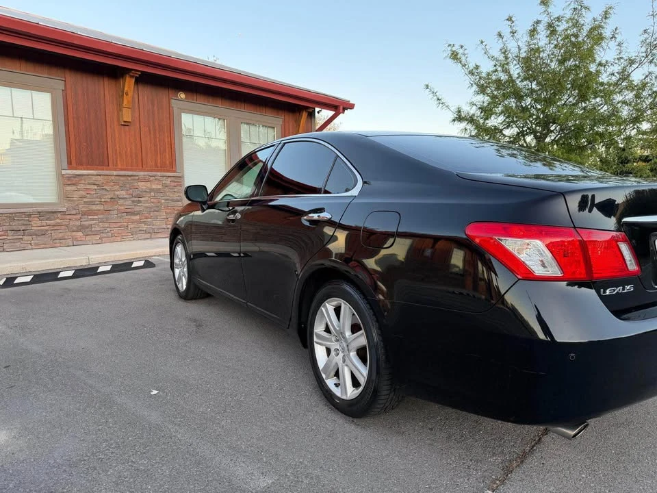 2010 Lexus ES 5th Gen - Image 5 of 20