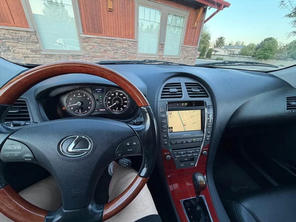 2010 Lexus ES 5th Gen - Image 17 of 20