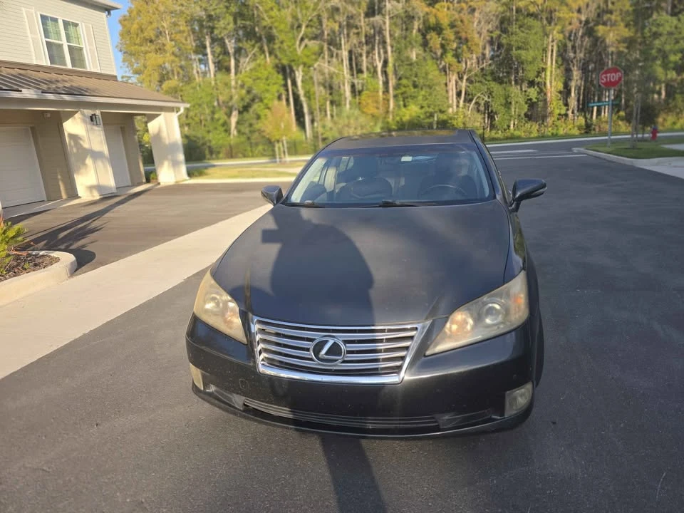 2010 Lexus ES 4th Gen - Image 3 of 11