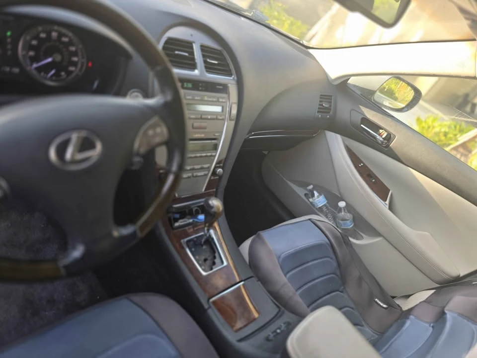 2010 Lexus ES 4th Gen - Image 10 of 11