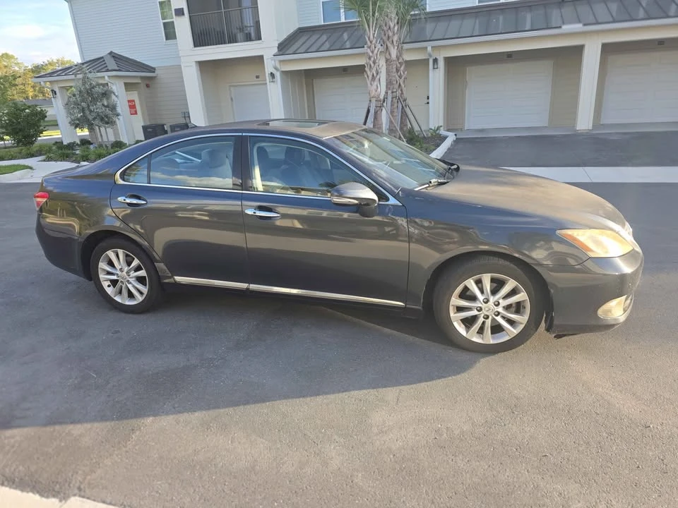2010 Lexus ES 4th Gen - Image 6 of 11
