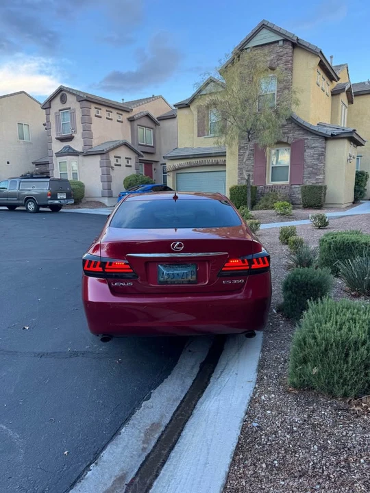 2010 Lexus ES 5th Gen - Image 5 of 20