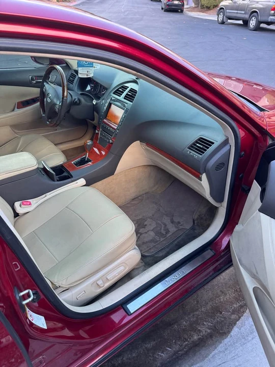 2010 Lexus ES 5th Gen - Image 12 of 20