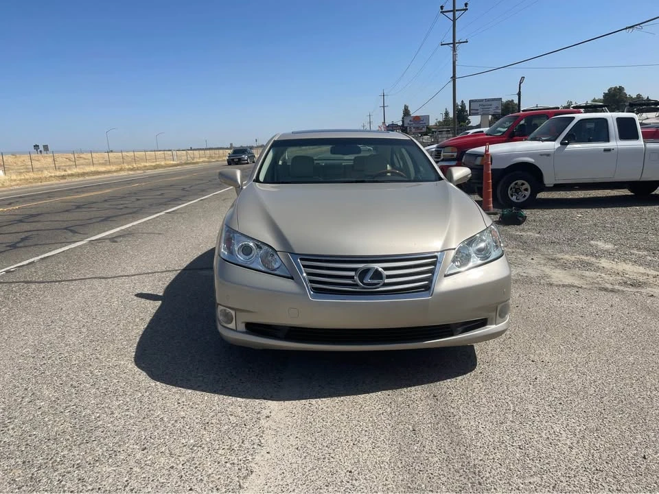 2010 Lexus ES 5th Gen - Image 10 of 15