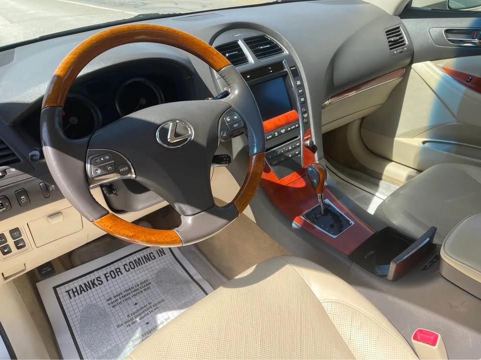 2010 Lexus ES 5th Gen - Image 13 of 15