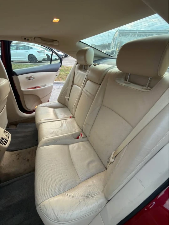 2010 Lexus ES 5th Gen - Image 15 of 19