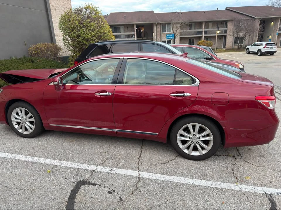 2010 Lexus ES 5th Gen - Image 2 of 19