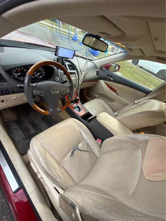 2010 Lexus ES 5th Gen - Image 8 of 19