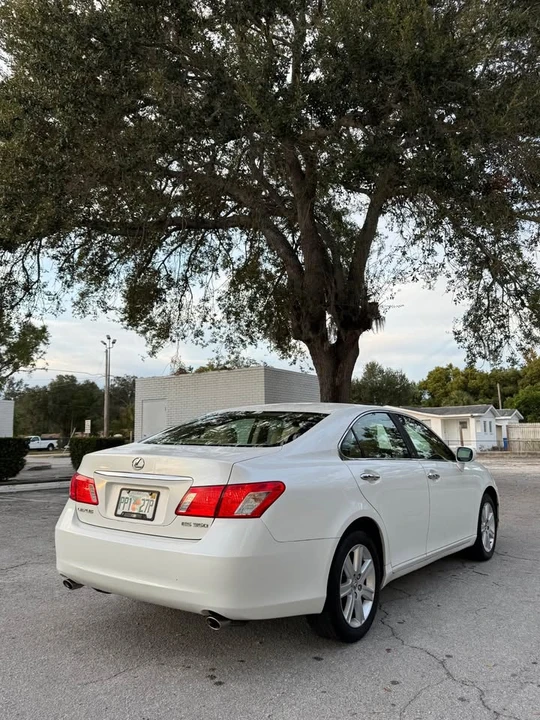 2010 Lexus ES 4th Gen - Image 4 of 10