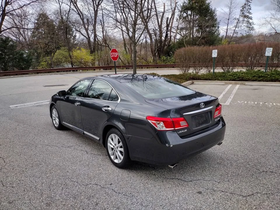 2010 Lexus ES 5th Gen - Image 6 of 12