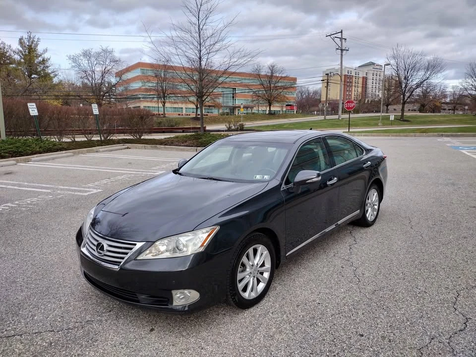 2010 Lexus ES 5th Gen - Image 3 of 12
