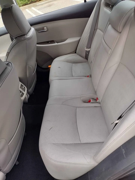 2010 Lexus ES 5th Gen - Image 11 of 12