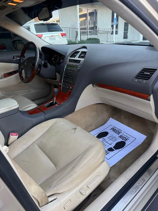 2010 Lexus ES 5th Gen - Image 12 of 15