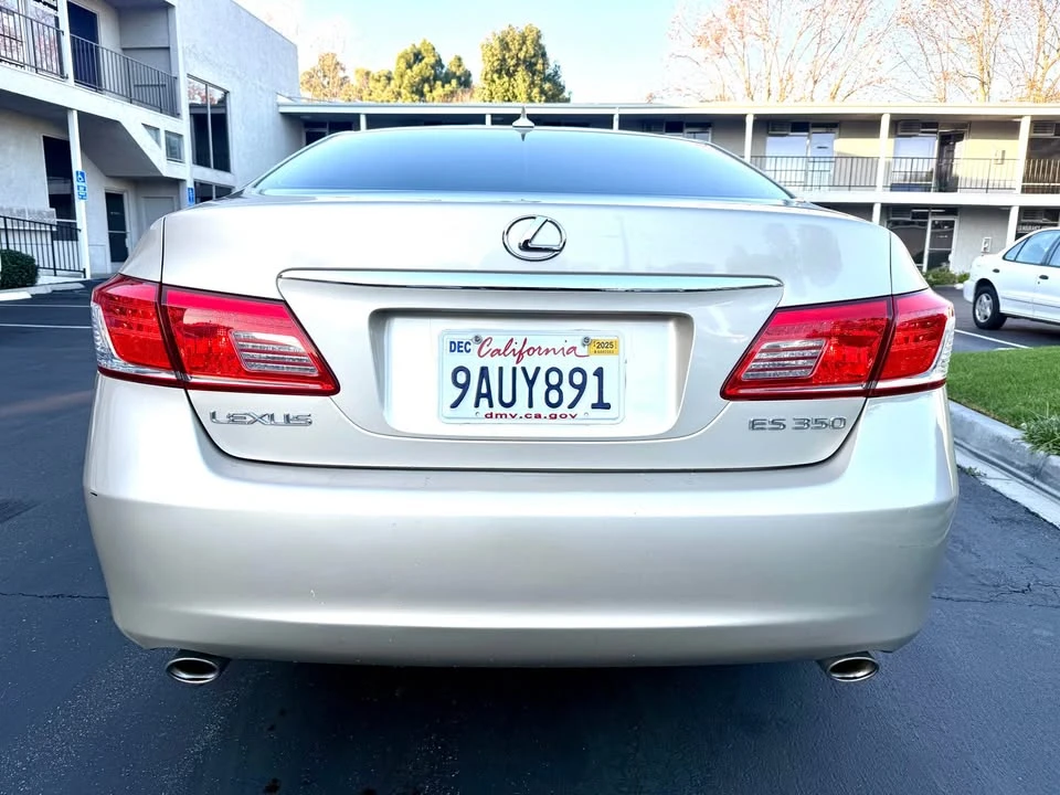 2010 Lexus ES 5th Gen - Image 6 of 15