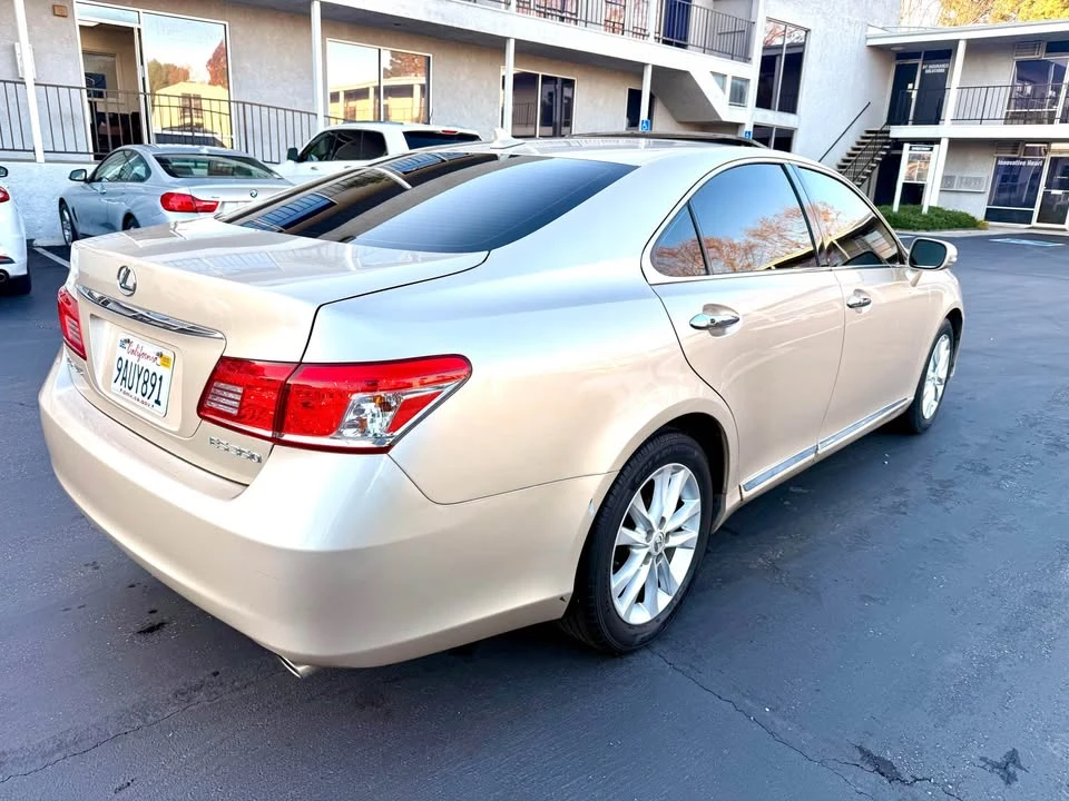 2010 Lexus ES 5th Gen - Image 7 of 15