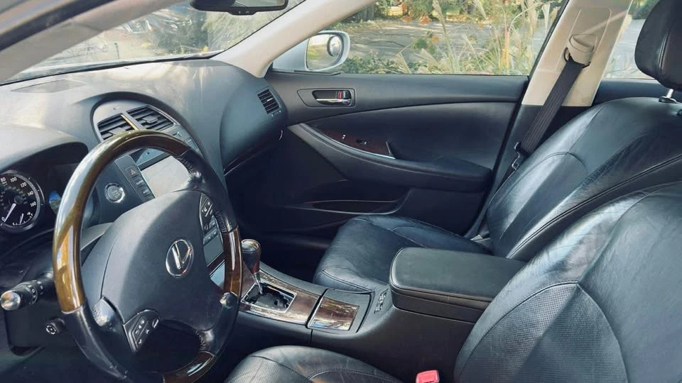 2010 Lexus ES 5th Gen - Image 5 of 12