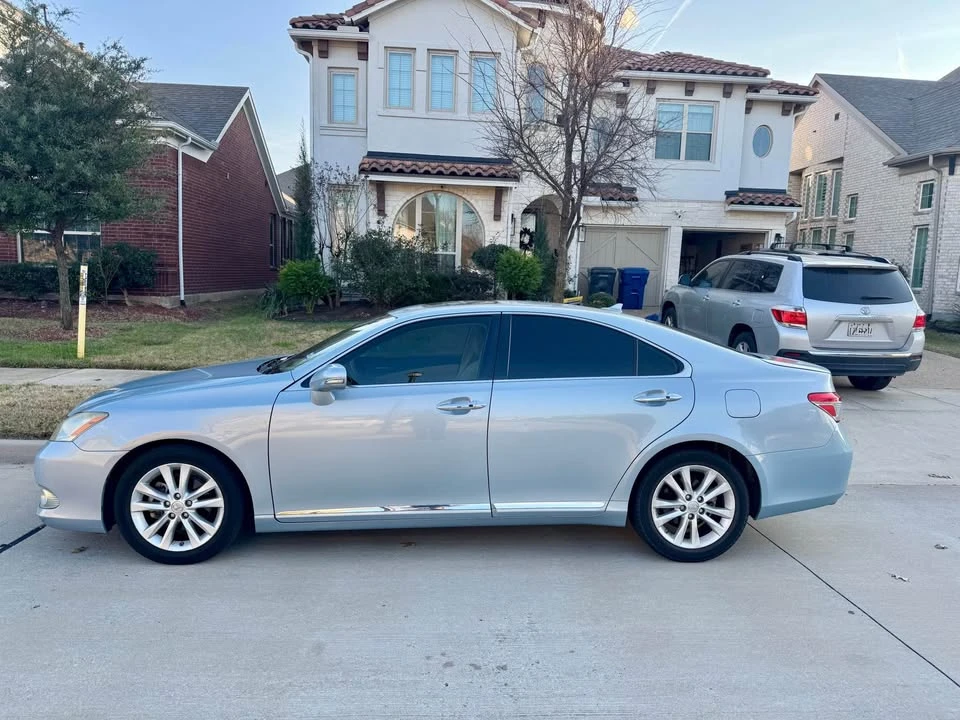 2010 Lexus ES 5th Gen - Image 6 of 11