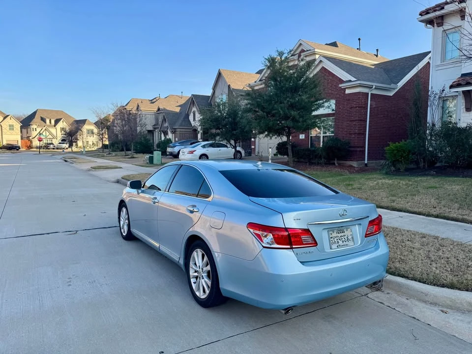 2010 Lexus ES 5th Gen - Image 7 of 11