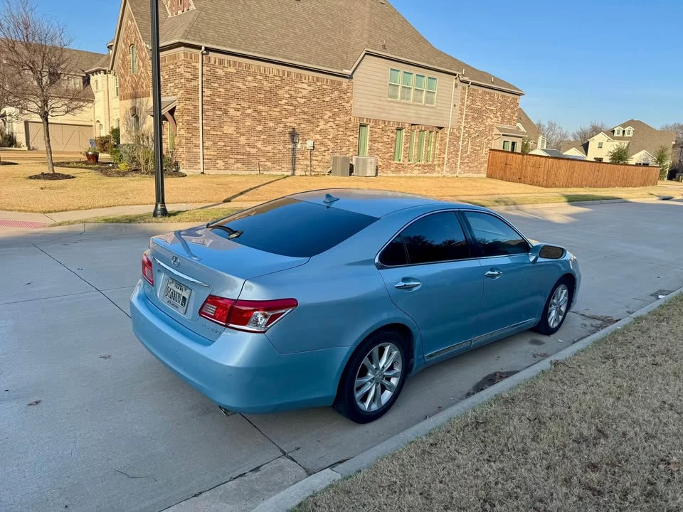 2010 Lexus ES 5th Gen - Image 4 of 11