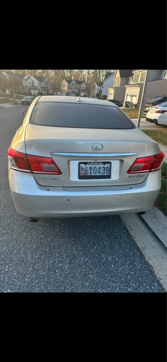 2010 Lexus ES 5th Gen - Image 2 of 15