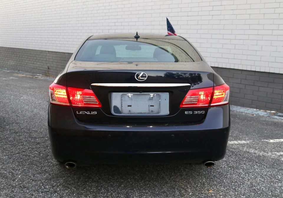 2010 Lexus ES 5th Gen - Image 5 of 19
