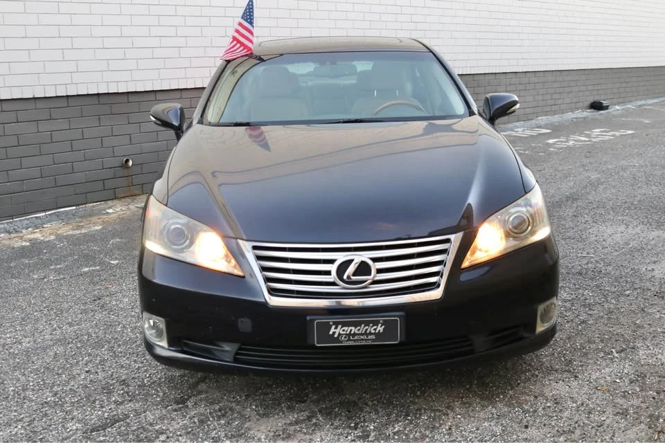 2010 Lexus ES 5th Gen - Image 2 of 19