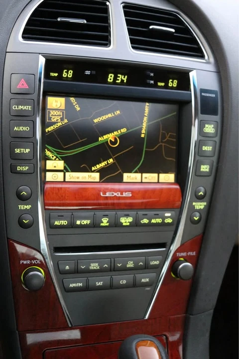 2010 Lexus ES 5th Gen - Image 15 of 19