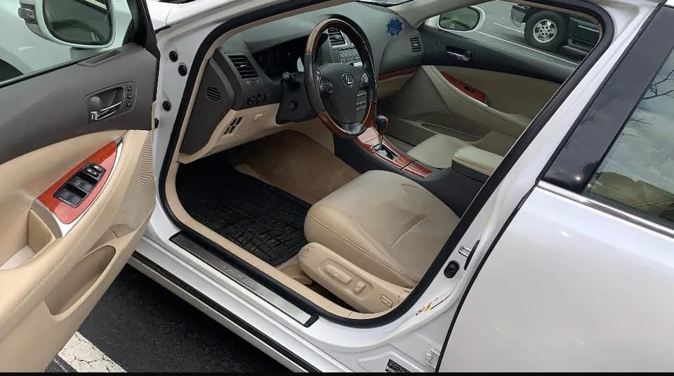 2010 Lexus ES 5th Gen - Image 4 of 7