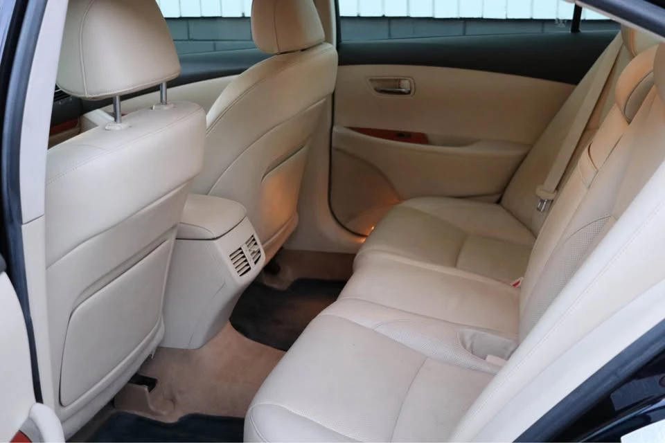 2010 Lexus ES 5th Gen - Image 10 of 19