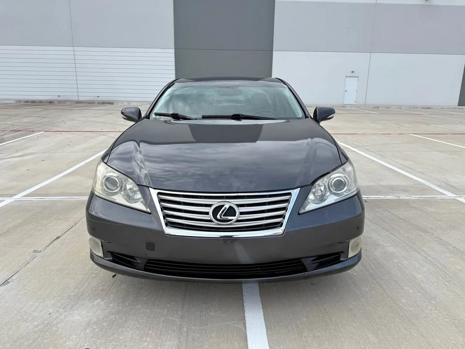 2010 Lexus ES 4th Gen - Image 2 of 18