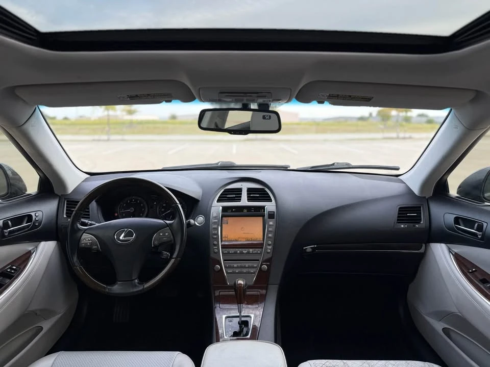 2010 Lexus ES 4th Gen - Image 17 of 18