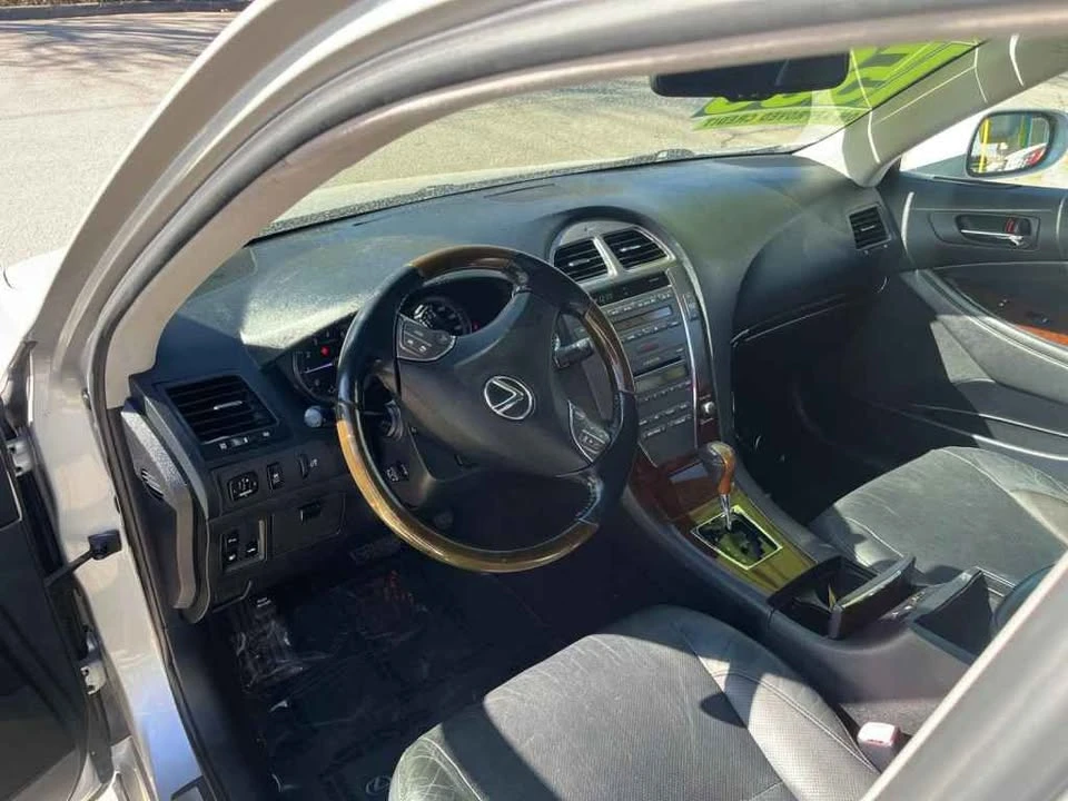 2010 Lexus ES 4th Gen - Image 12 of 13