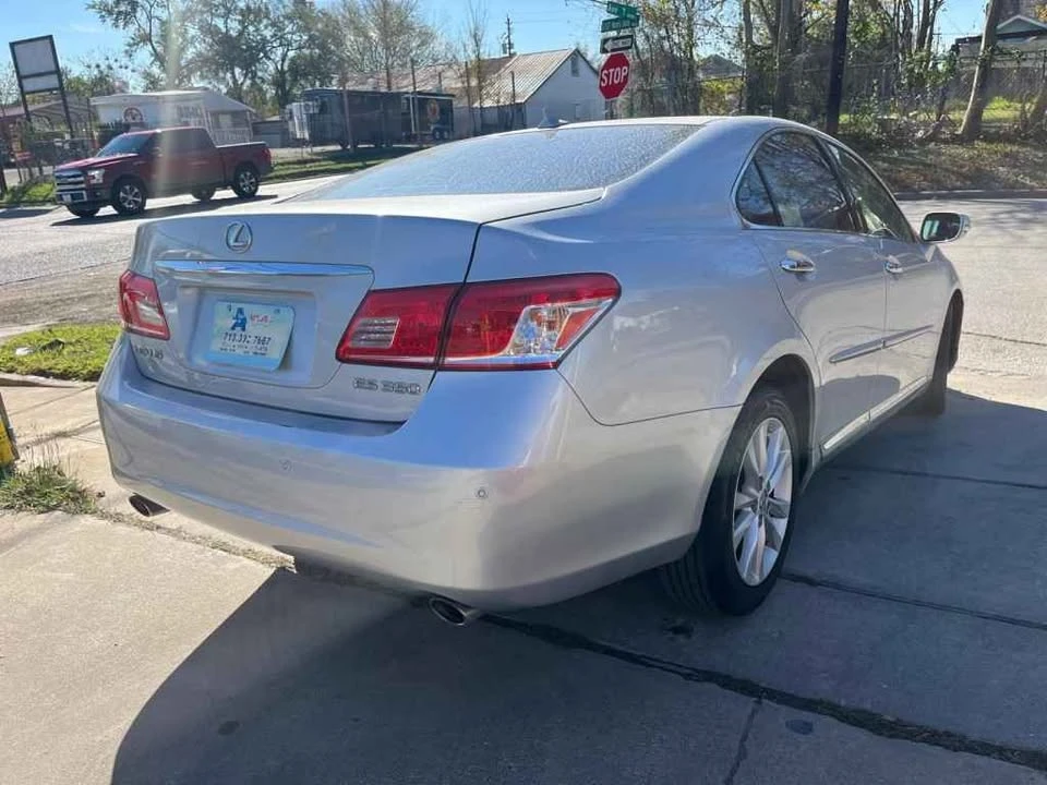 2010 Lexus ES 4th Gen - Image 4 of 13