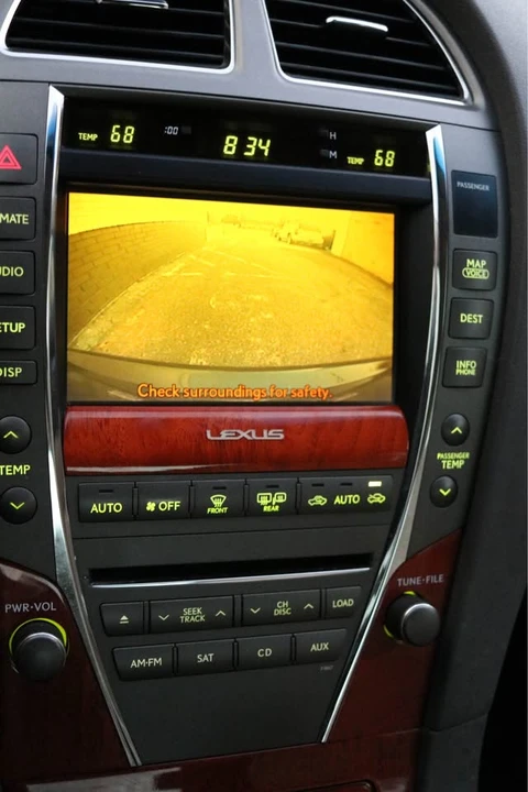 2010 Lexus ES 5th Gen - Image 16 of 19