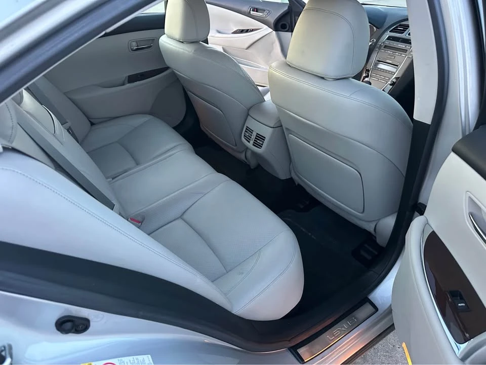 2010 Lexus ES 5th Gen - Image 5 of 6