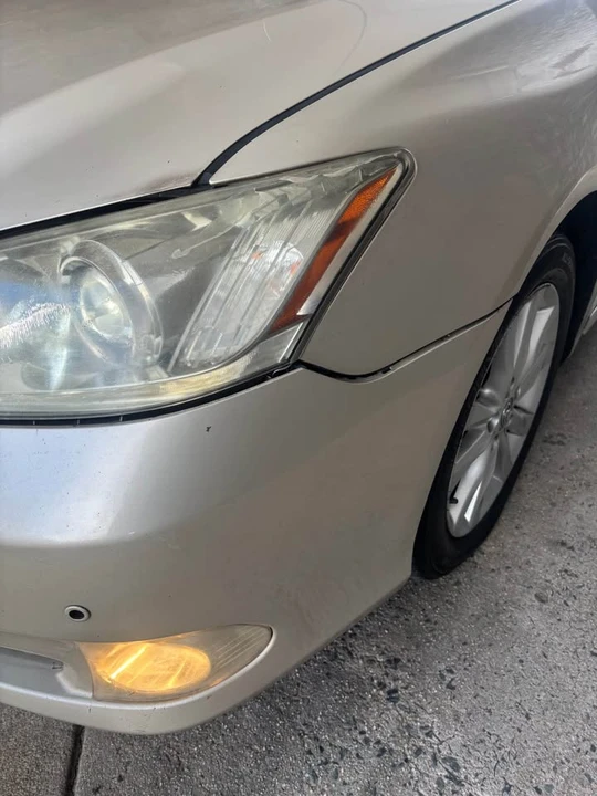 2010 Lexus ES 5th Gen - Image 11 of 15