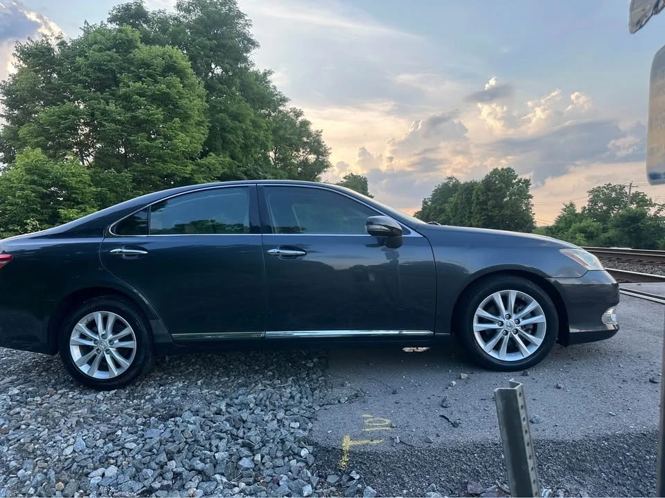 2010 Lexus ES 5th Gen - Image 6 of 12
