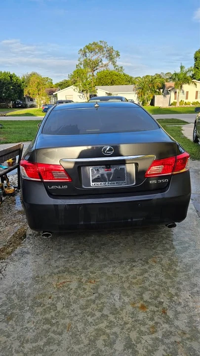 2010 Lexus ES 4th Gen - Image 3 of 20