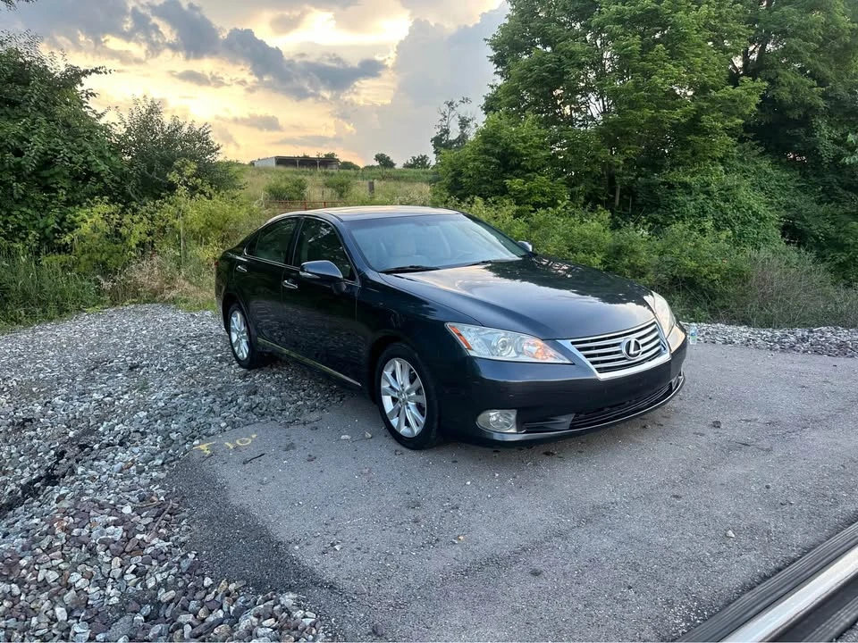 2010 Lexus ES 5th Gen - Image 4 of 12