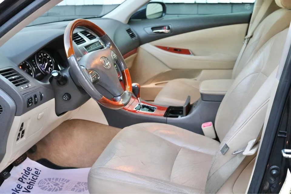 2010 Lexus ES 5th Gen - Image 9 of 19