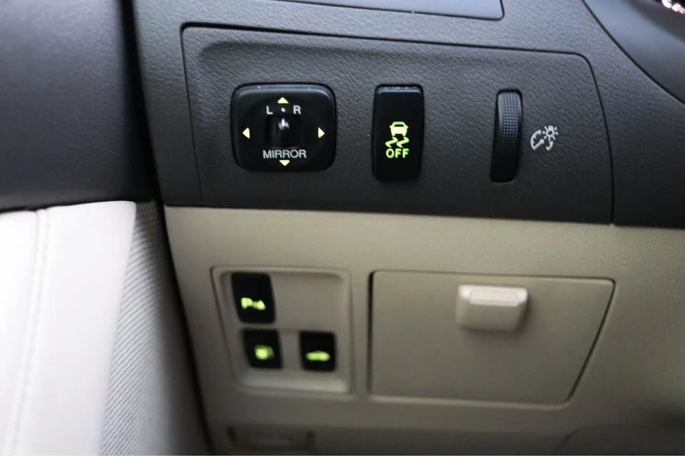 2010 Lexus ES 5th Gen - Image 19 of 19