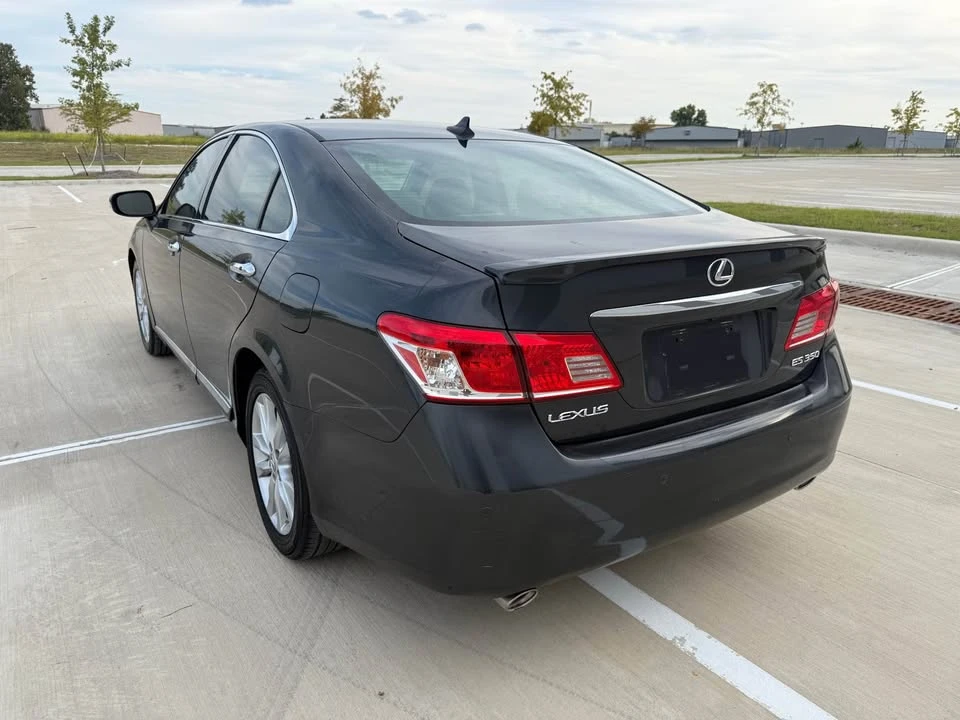2010 Lexus ES 4th Gen - Image 13 of 18