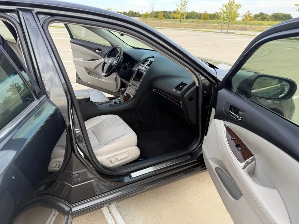 2010 Lexus ES 4th Gen - Image 9 of 18