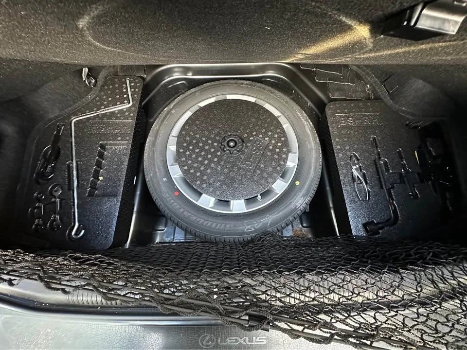 2010 Lexus ES 4th Gen - Image 9 of 20
