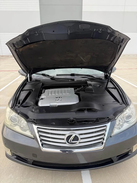 2010 Lexus ES 4th Gen - Image 14 of 18